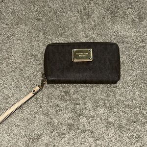 Michael Kors wallet/ wristlet